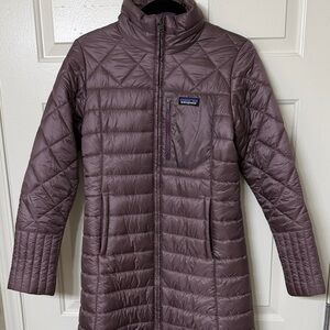 Patagonia Women's Quilted Long Puffer Jacket in Dusty Mauve
